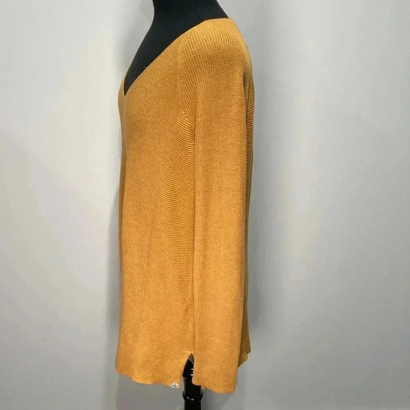 Eddie Bauer | V-Neck sweater - Picture 2 of 5